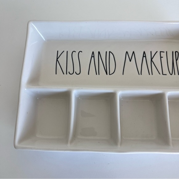 Rae Dunn Farmhouse 5 Part Divided Kiss and Makeup Tray - Picture 2 of 8